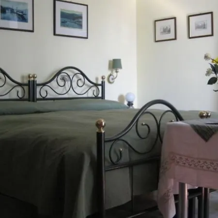 Roncocamana Bed and Breakfast *